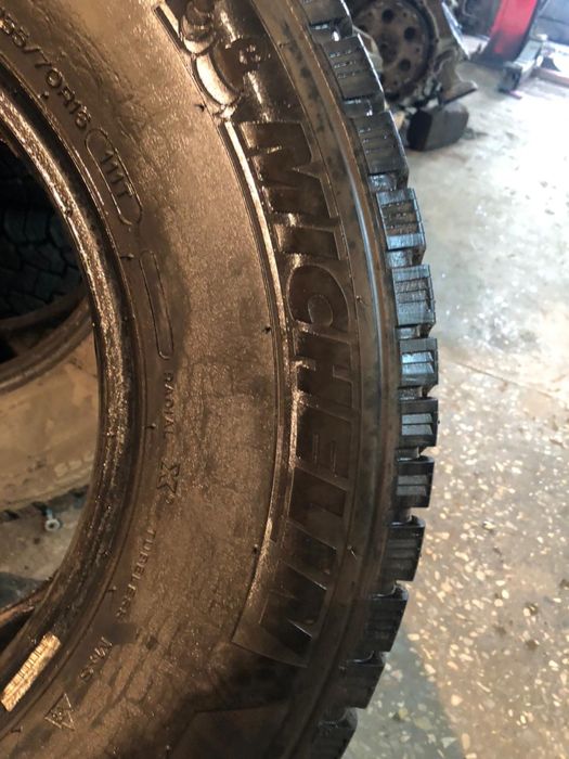 продам шины.