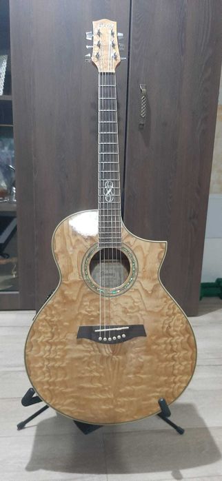 Vand chitara electro acustica Ibanez