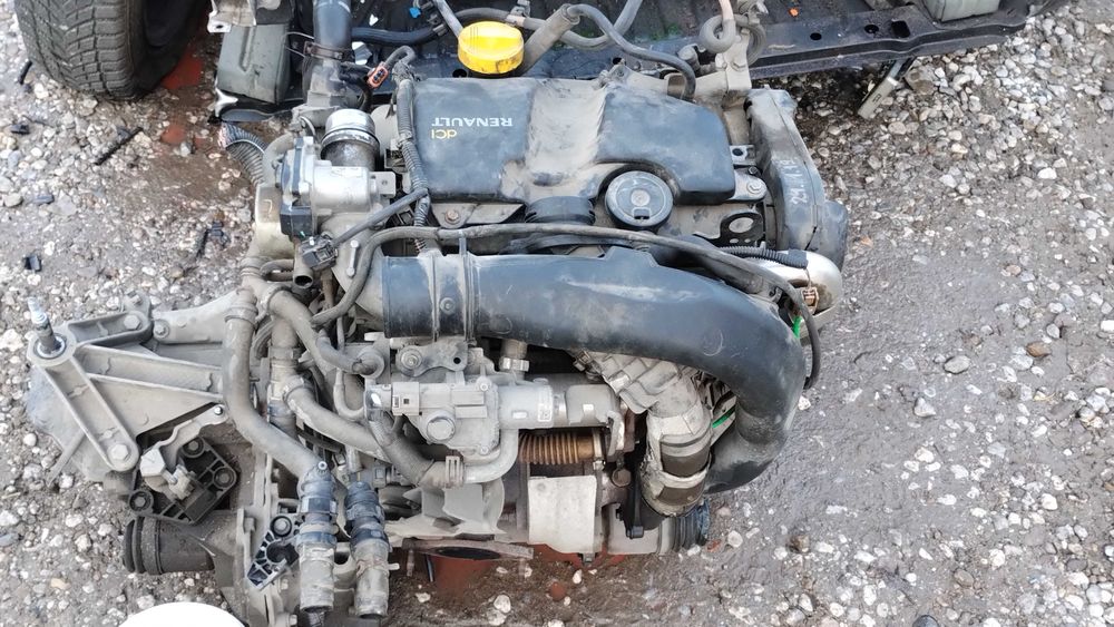 На части Клио 1,5 dci, 75Hp, 2012 г, двигател 164000 км.