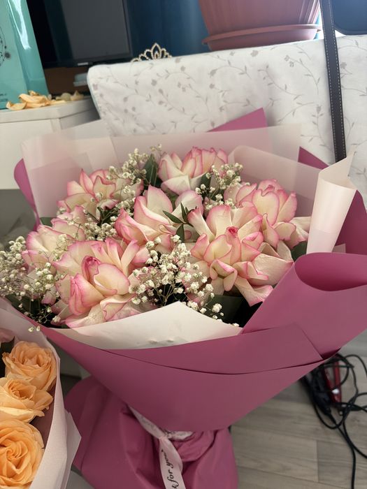 Цветы свежые розы