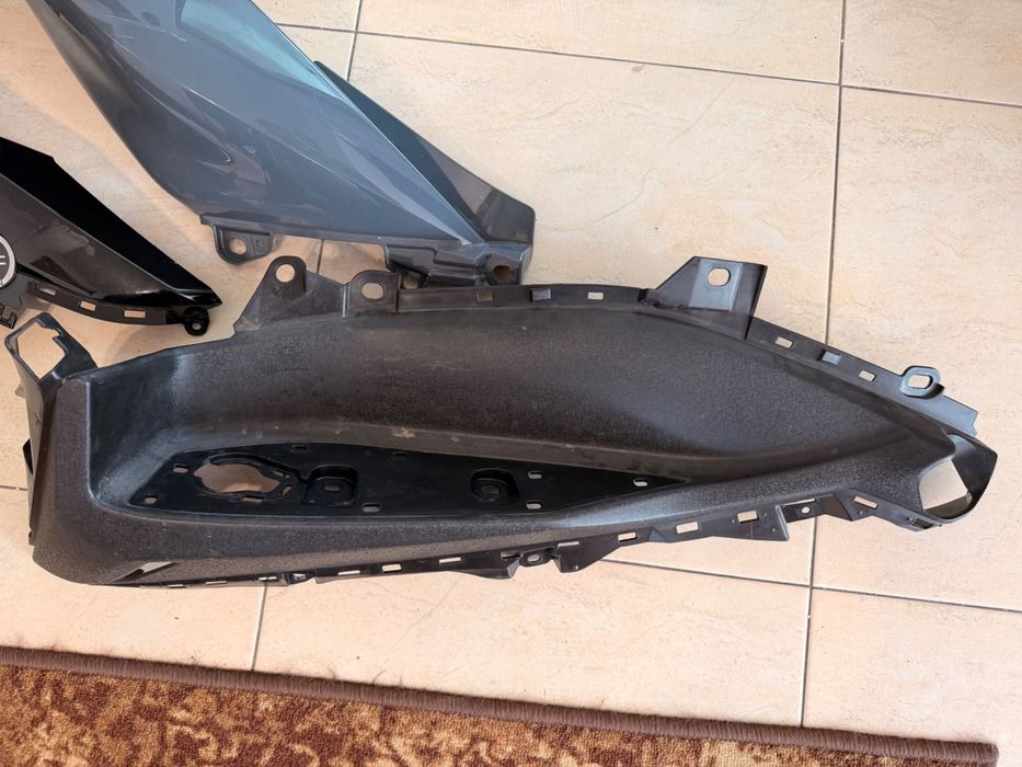 Пластмаси за Yamaha X Max