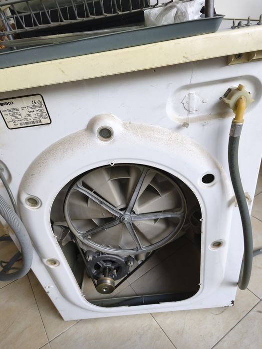 Пералня Beko WB 6006 RS – работеща, за части / лек ремонт (Пловдив)