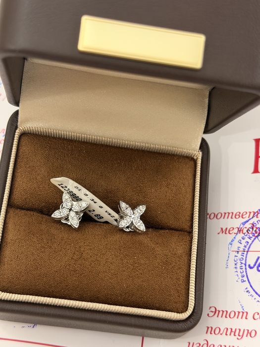 Новые серьги с бриллиантами