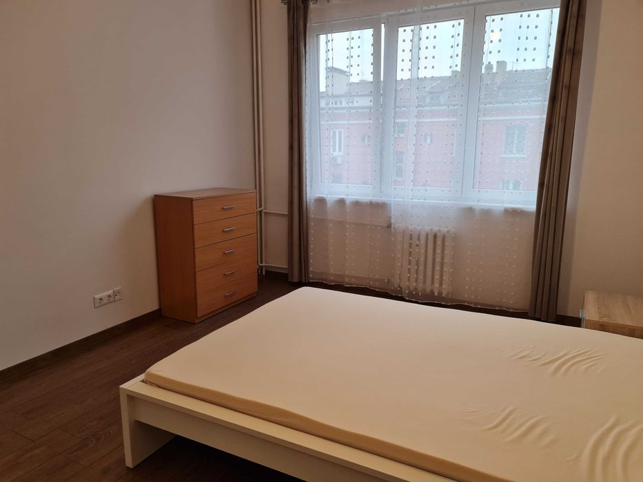 Дава се под наем Тристаен апартамент в София, Център - 100 кв.м за 950 € - Снимка #13