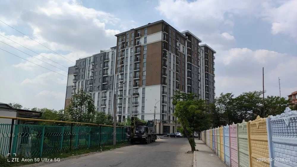 Aviasozlar Plaza ориентир Кадышева, состояние коробка 99.8м2