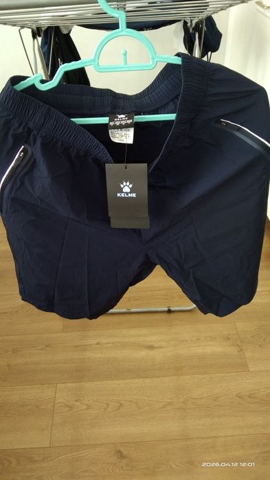 Спортивные шорты