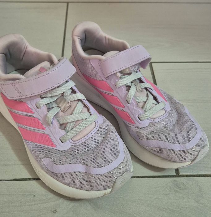 Продам кроссовки Adidas