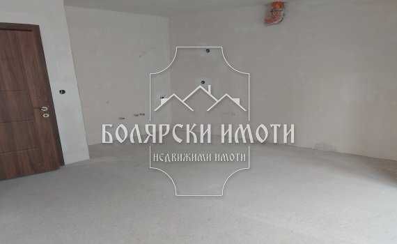Продава се Тристаен апартамент в Велико Търново, Център - 108 кв.м за 1065 €/кв.м - Снимка #2