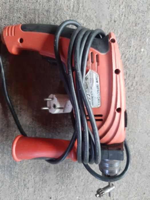 Bormașina cu percuție