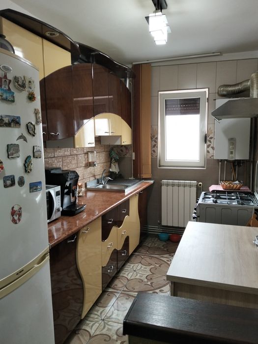3 camere semidecomandat, mobilat/utilat, etaj 4/4 – Zimbru, Iași