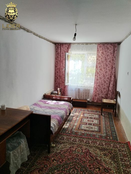 Срочно ПРОДАЁТСЯ 4х  комнатная квартира на 1 этаже орр Центр. Аптека