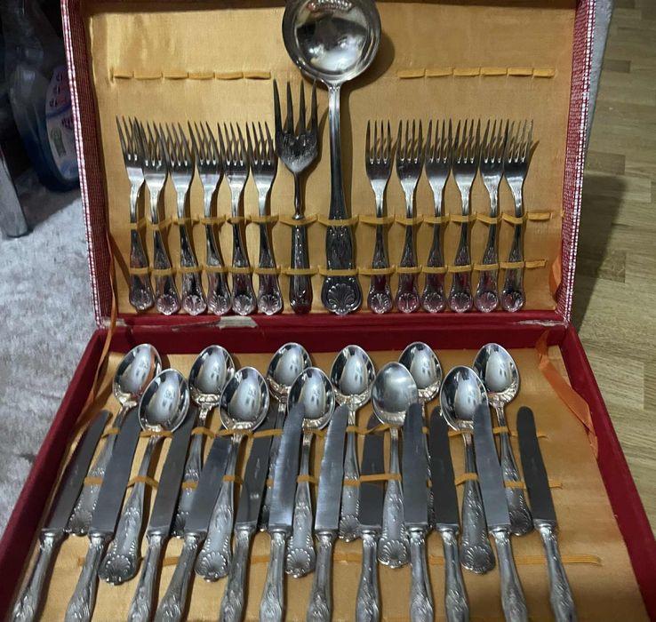 Set tacamuri argintate