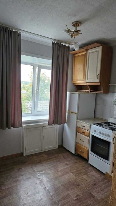 В продаже 2шка р-йн кривого магазина