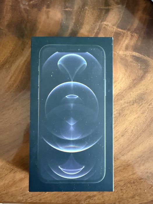 Продам Iphone 12 pro