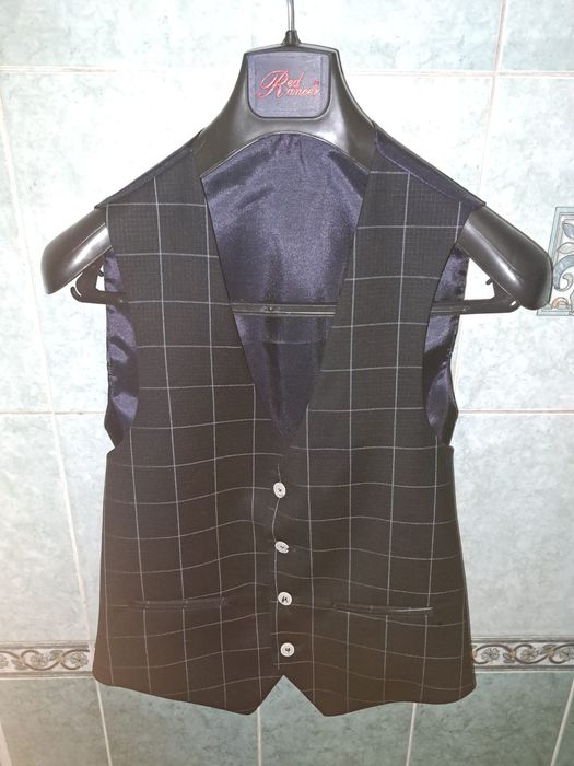 Продам костюм тройка