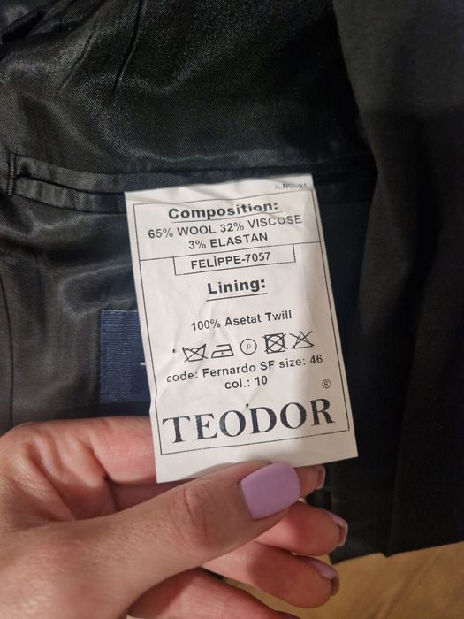 Официален костюм TEODOR