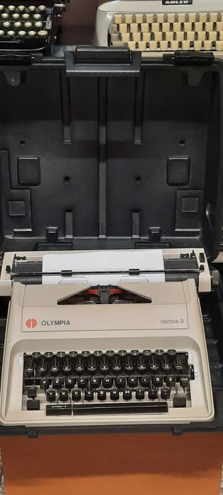 Mașină de scris  Olympia Carina 2 impecabilă