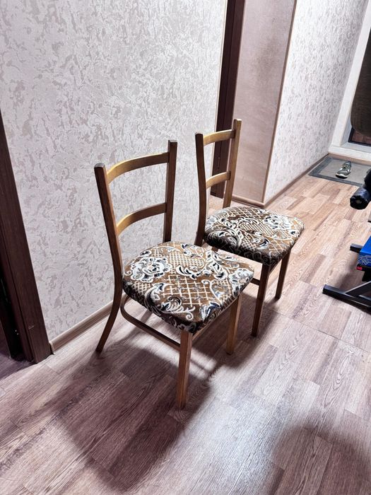 Продам стулья деревянные