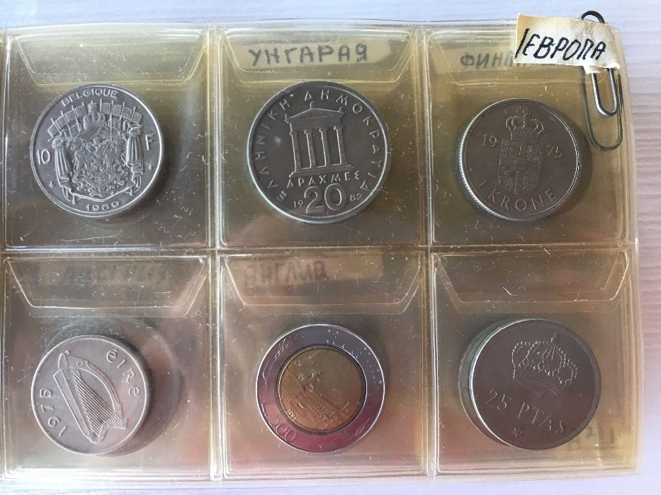 Колекция стари чуждестранни монети.