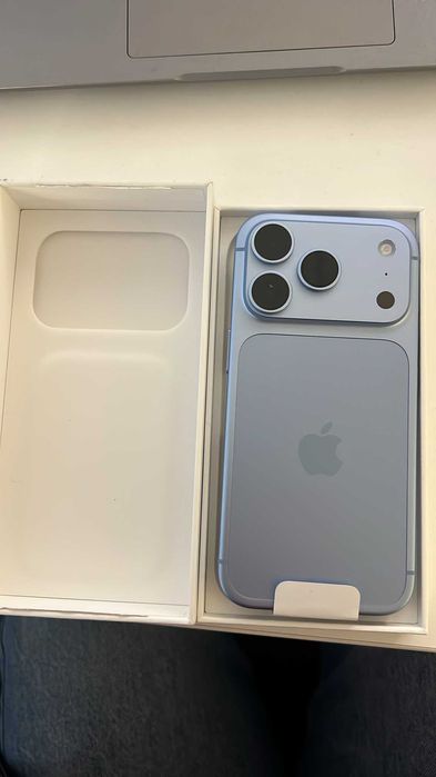 Vand Iphone 18 Pro 256gb Glacier SUA