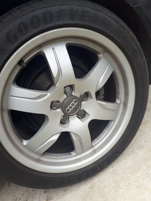 Vând 4 jante R 17 audi a 8 merg și pe a4 au inele de centrare