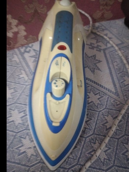 Продам утюг.в хорошем состоянии.