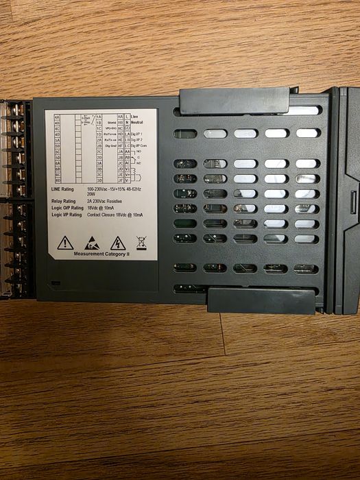 Controller temperatura Eurotherm 3504