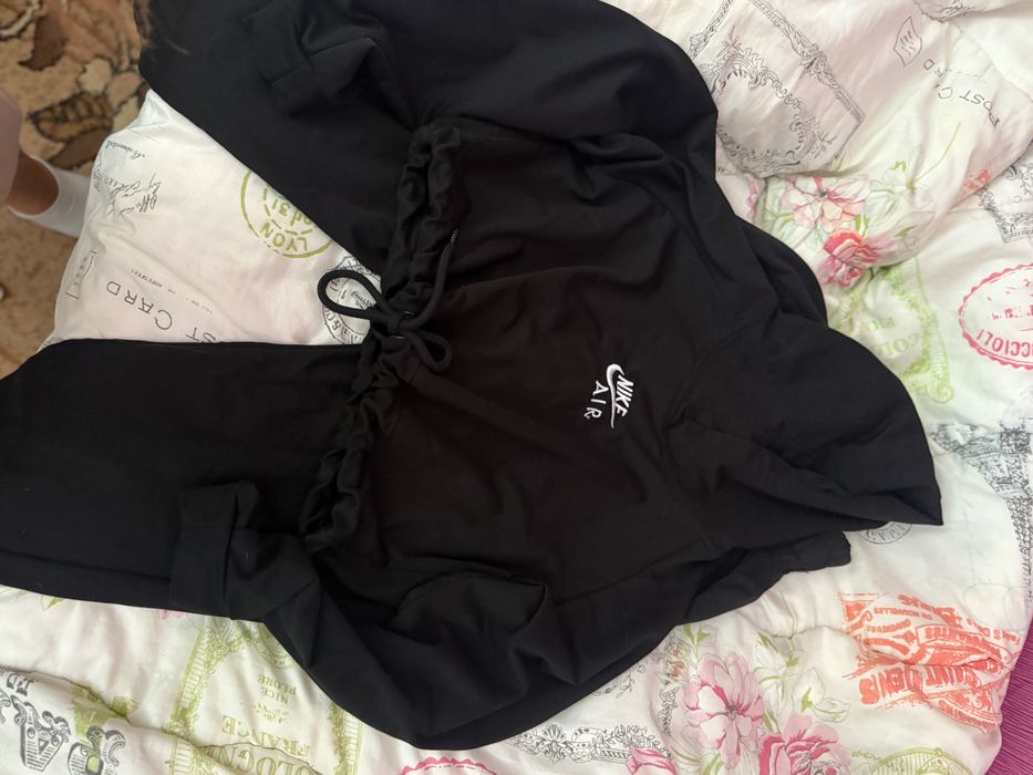 Горно и долно Nike