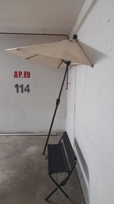Umbrela de perete  si bancuta reglabila ptr balcon