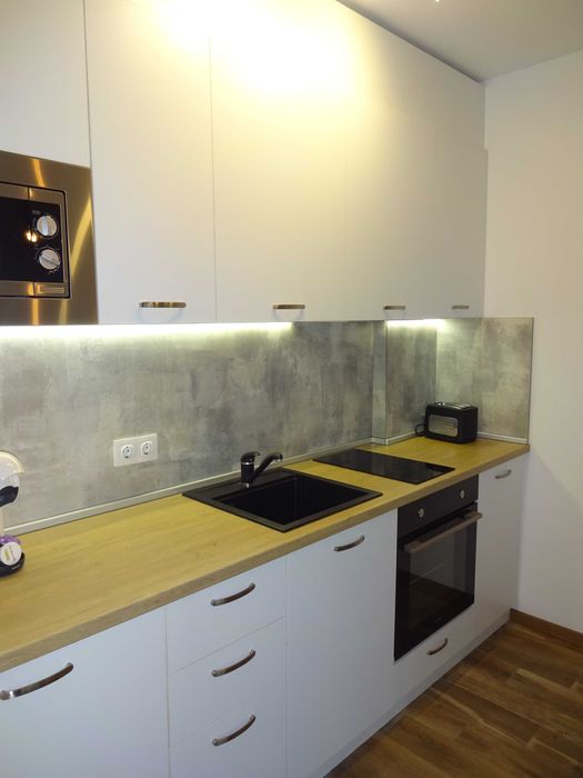 Дава се под наем Двустаен апартамент в к.к. Св.Св. Константин и Елена - 64 кв.м за 450 € - Снимка #2