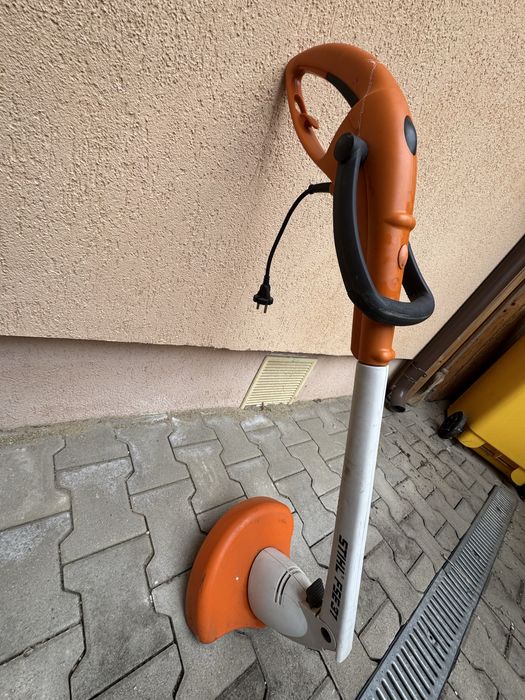 Motocoasa Stihl+masina tuns gazon