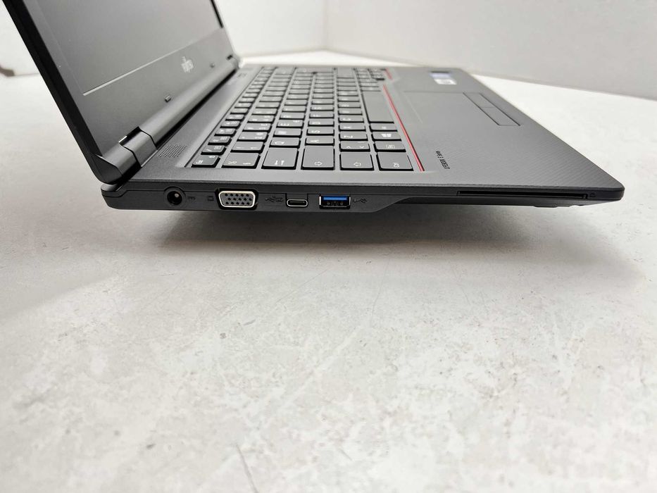 Реновиран лаптоп Fujitsu LIFEBOOK E549 i5-8265U 8GB 260GB/ Отлични