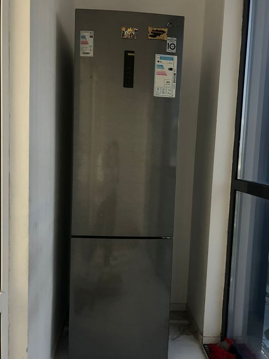 Продам холодильник двухкамерный