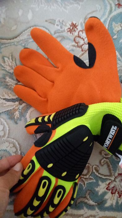 Рабочие перчатки