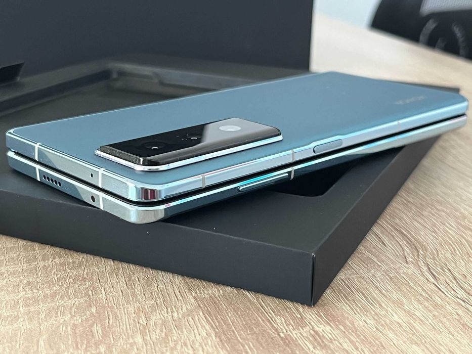 Honor Magic Vs, Cyan