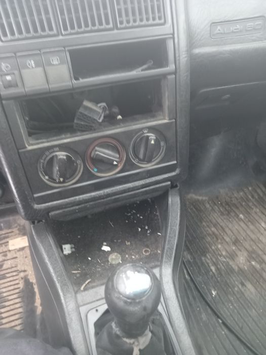Запчасти по салону ауди 80