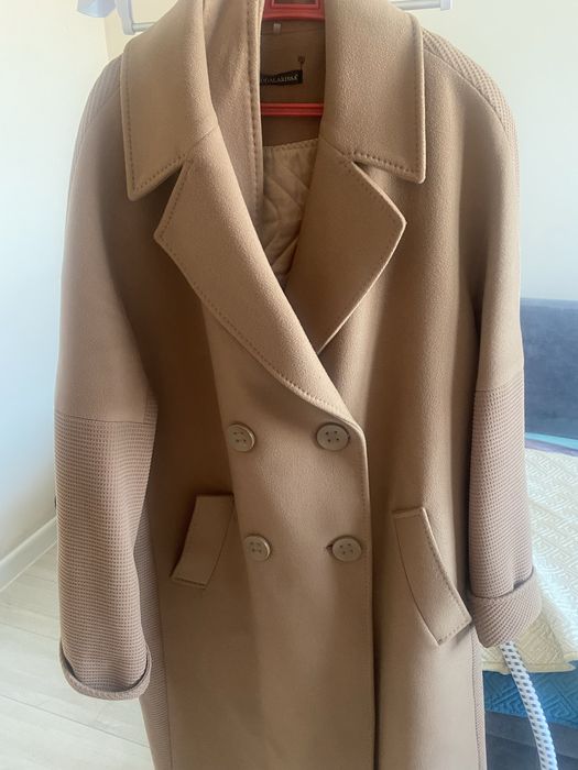 Пальто продаю почти новый