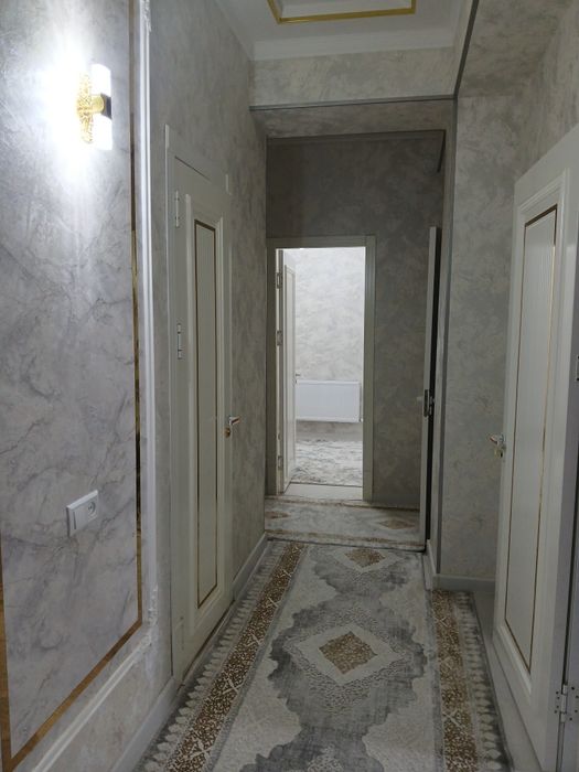 Продаётся 3 комнатная квартира в центре города Бухара