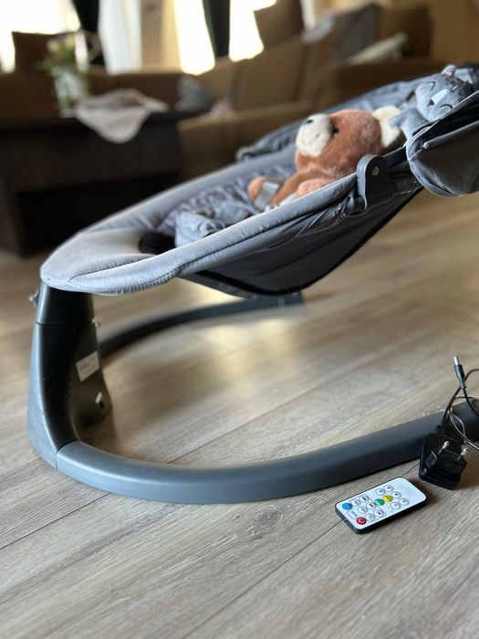 Leagăn electric muzical Kinderkraft Lumi2 cu funcție Bluetooth
