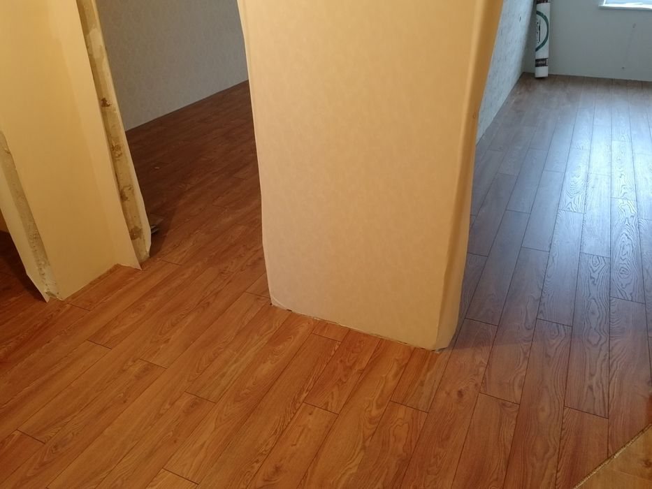 Укладка ламинат, кварцвенил.