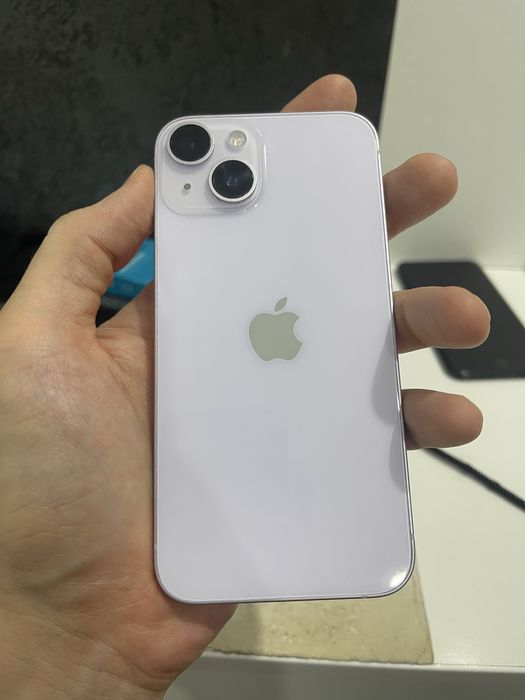 iPhone 14 128GB в отличном состоянии, менянный акб 81%