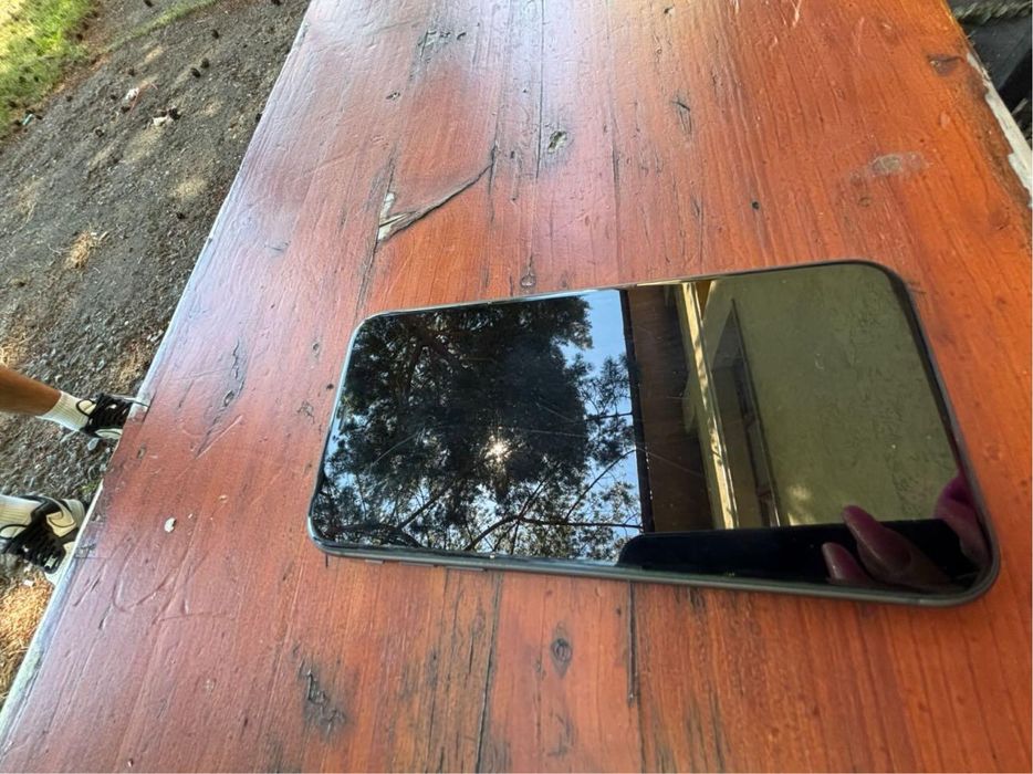 Iphone 11 simplu negru