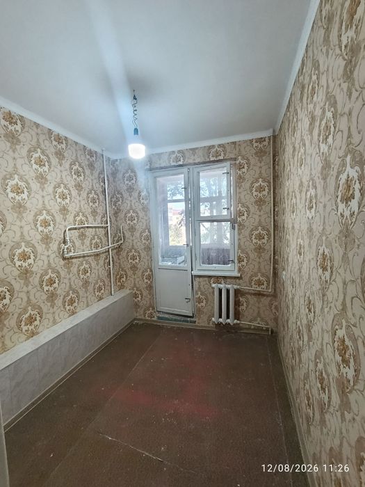 1 xona 2 xona qilingan 3 etaj kvartira sotiladi