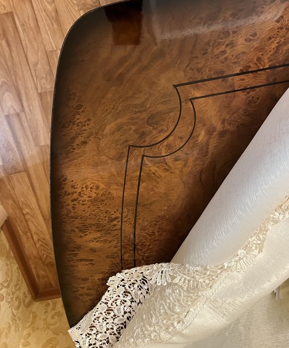 Столь со стулями