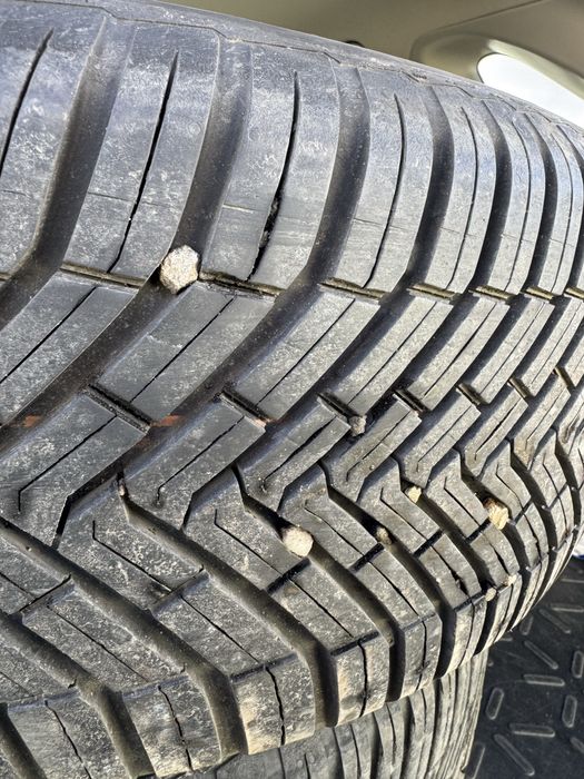 Continental AllSeasonContact 235 55 R19 105W XL