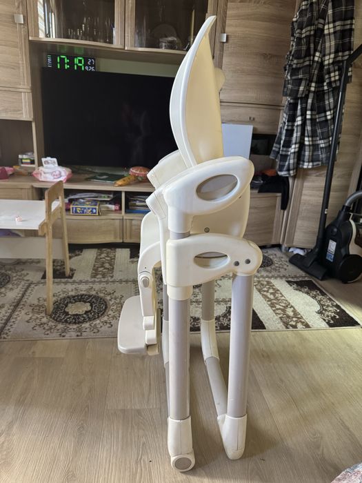 Детский стул для кормления joie