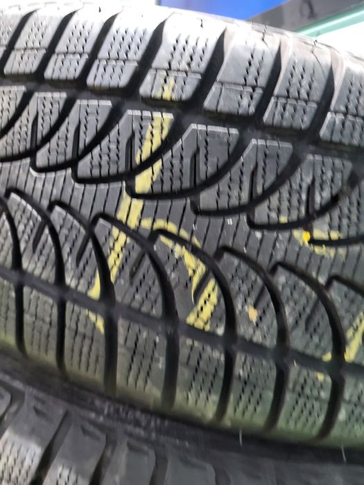 4 бр зимни 235/60/18 Bridgestone