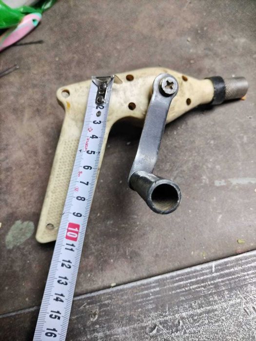 Продам дрель ручную маленькую