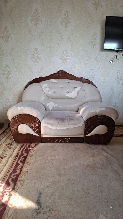 Диван  и два кресла