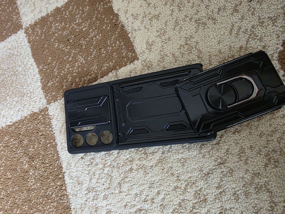 Продам игрушки и чехол для S25ильтра